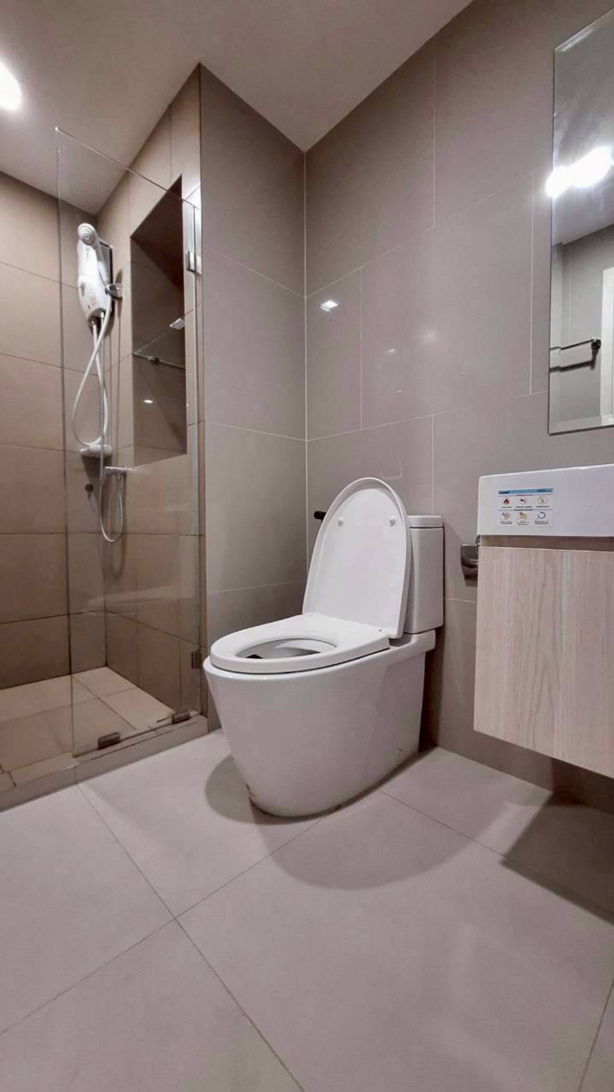 ให้เช่าคอนโดพัฒนาการ ศรีนครินทร์ : Condo for rent: Rich park@triple Station Huamark (ห้องสวย พร้อมอยู่)