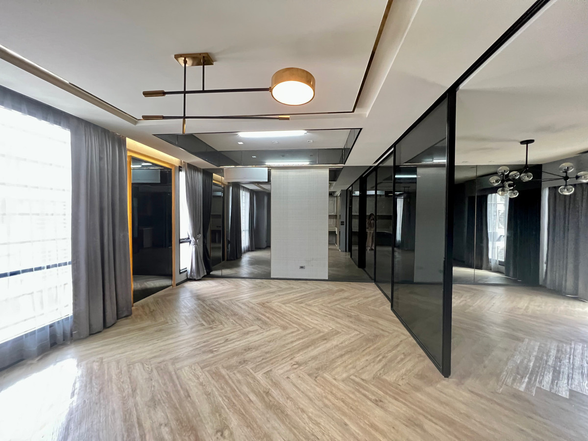 ให้เช่าโฮมออฟฟิศเลียบทางด่วนรามอินทรา : ให้เช่า ARCO Home Office 4 ชั้น | หลังมุม ทำเล Prime Ekkamai–Ramintra | พื้นที่ใหญ่ 395 ตร.ม. | จอดรถได้สูงสุด 6 คัน