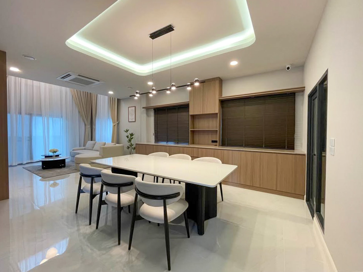 ให้เช่าบ้านบางนา แบริ่ง ลาซาล : The City Bangna 3 บ้านเดี่ยว 4 ห้องนอน 5 ห้องน้ำ พร้อมที่จอด 3 คัน ใกล้ Mega Bangna Please call: 062-496-6454