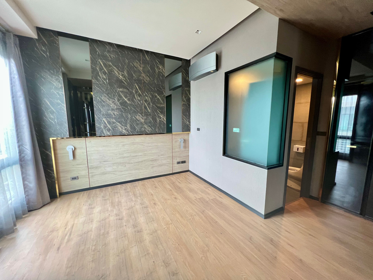 ให้เช่าโฮมออฟฟิศเลียบทางด่วนรามอินทรา : ให้เช่า ARCO Home Office 4 ชั้น | หลังมุม ทำเล Prime Ekkamai–Ramintra | พื้นที่ใหญ่ 395 ตร.ม. | จอดรถได้สูงสุด 6 คัน