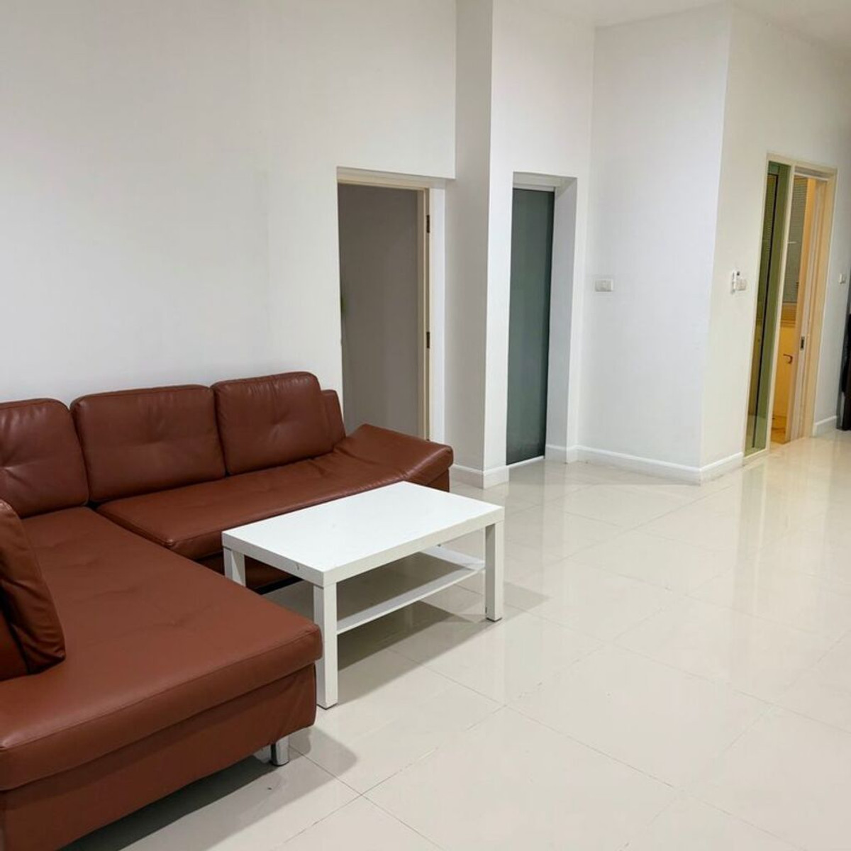 ให้เช่าทาวน์โฮมลาดกระบัง สุวรรณภูมิ : ให้เช่า บ้านกลางเมือง เอสเซ้นส์ อ่อนนุช-วงแหวน 3 ชั้น เลขที่ 489/8 (หลังมุม มีพื้นที่ด้านข้าง) (เลี้ยงสัตว์ได้)