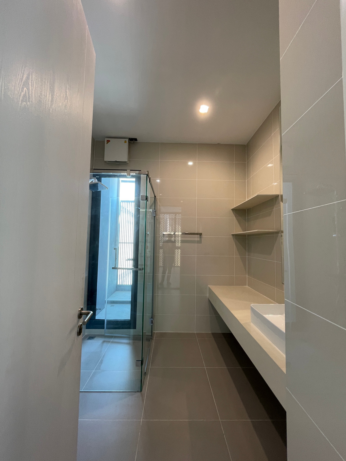 For SaleHome OfficeRamkhamhaeng, Hua Mak : Luxurious 5-story home office for sale, Metier Rama 9 project (Metier Rama 9), designed under the concept of superiority. Private parking for up to 6 cars