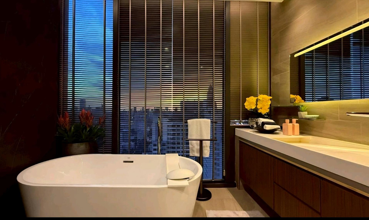 CondoRama9, Petchburi, RCA : The Ultimate Trophy Asset : Brand New Ultra-Luxury Duplex Penthouse at 📍THE ESSE at Singha Complex | 300 Sq.m. Panoramic Skyline Views🚀