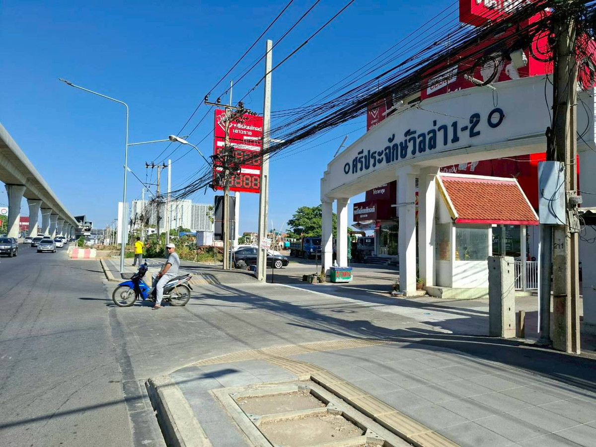 For SaleHome OfficeMin Buri, Romklao : Commercial building for sale, 3.5 floors, Sri Prajak Villa 1-2 (Ramkhamhaeng 156), Saphan Sung District, Bangkok, price 3,700,000 baht.