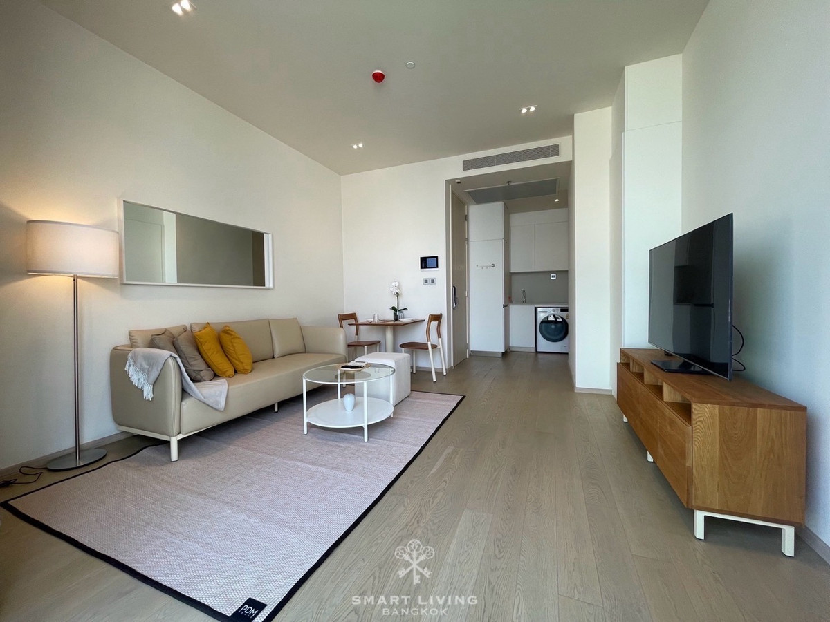CondoSukhumvit, Asoke, Thonglor : Investment 1 Bedroom Condo for Rent or Sale at The Strand Thonglor
