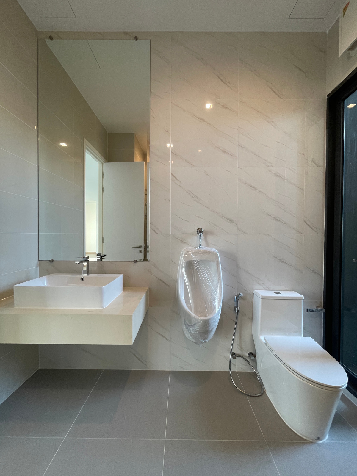 For SaleHome OfficeRamkhamhaeng, Hua Mak : Luxurious 5-story home office for sale, Metier Rama 9 project (Metier Rama 9), designed under the concept of superiority. Private parking for up to 6 cars