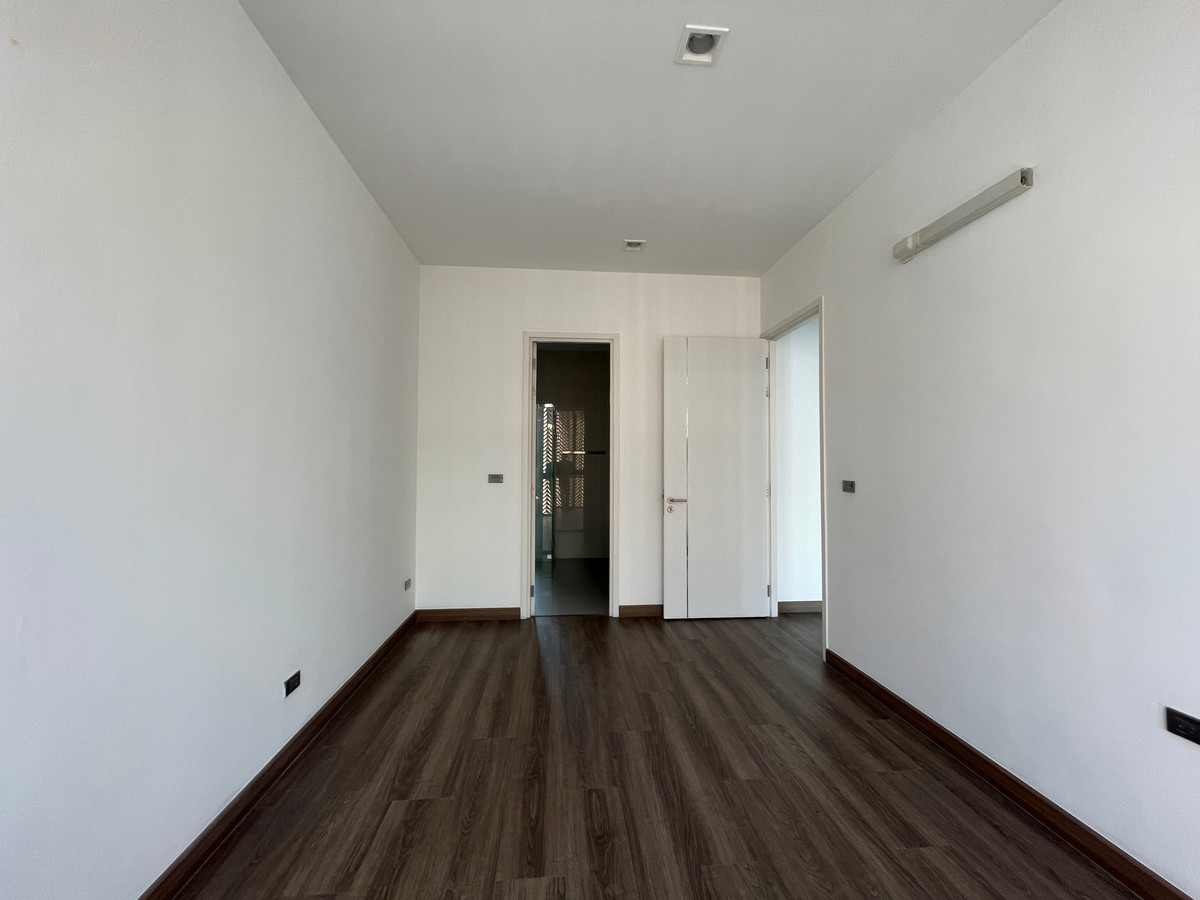 For SaleHome OfficeRamkhamhaeng, Hua Mak : Luxurious 5-story home office for sale, Metier Rama 9 project (Metier Rama 9), designed under the concept of superiority. Private parking for up to 6 cars