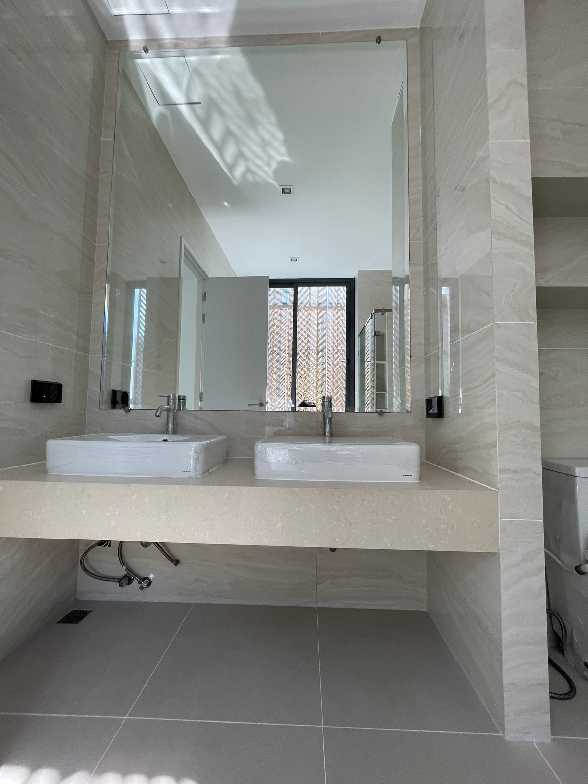 For SaleHome OfficeRamkhamhaeng, Hua Mak : Luxurious 5-story home office for sale, Metier Rama 9 project (Metier Rama 9), designed under the concept of superiority. Private parking for up to 6 cars