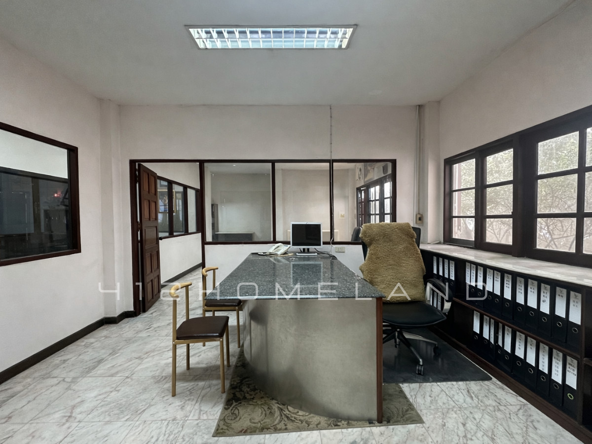 For SaleFactorySamut Prakan,Samrong : Factory + office for sale, 1,300 sq m., purple layout, area 1 rai, industrial location, water and electricity ready, large vehicles easy to get in and out.