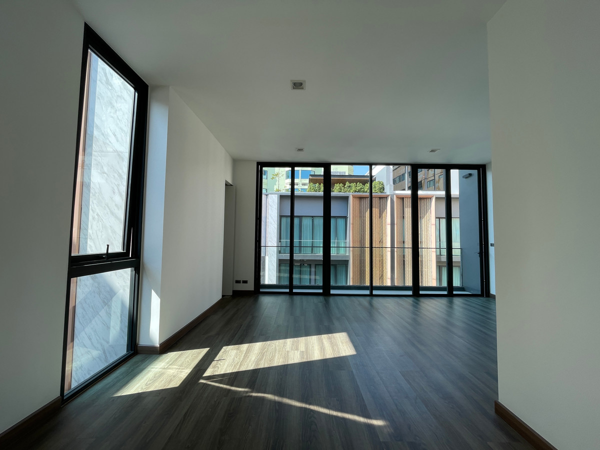 For SaleHome OfficeRamkhamhaeng, Hua Mak : Luxurious 5-story home office for sale, Metier Rama 9 project (Metier Rama 9), designed under the concept of superiority. Private parking for up to 6 cars