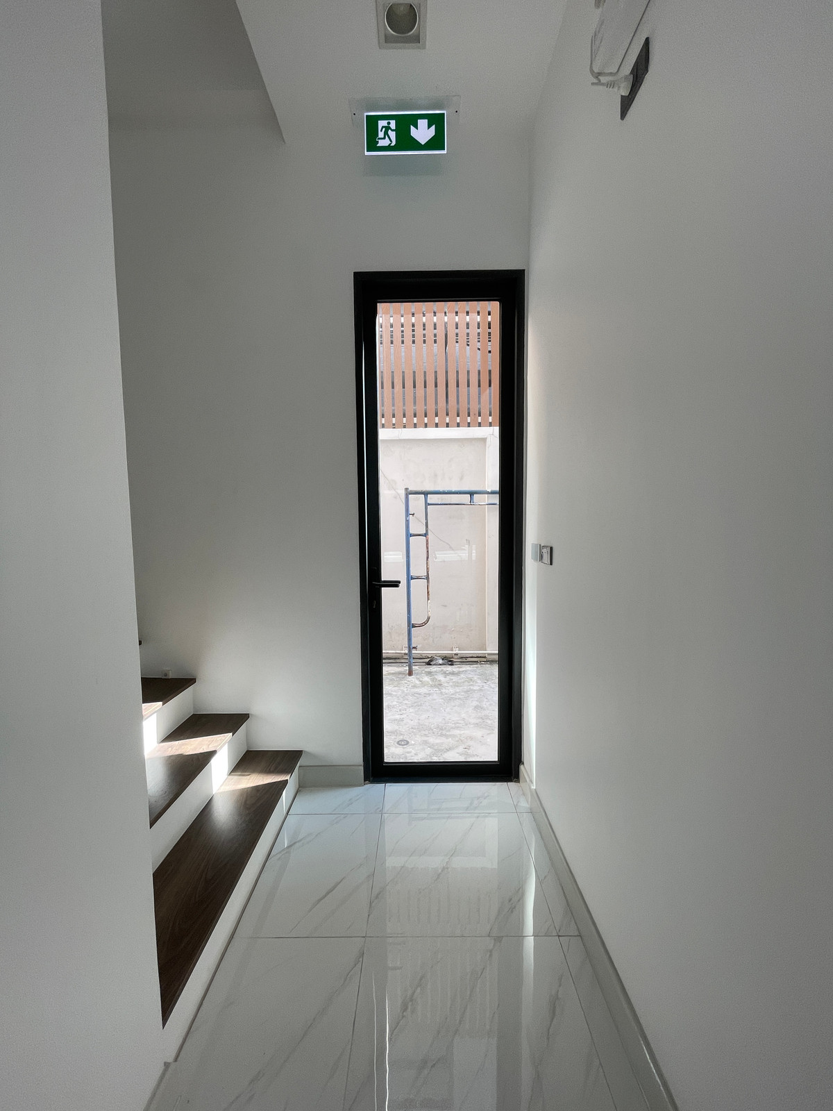 For SaleHome OfficeRamkhamhaeng, Hua Mak : Luxurious 5-story home office for sale, Metier Rama 9 project (Metier Rama 9), designed under the concept of superiority. Private parking for up to 6 cars