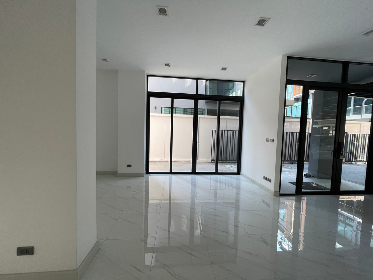 For SaleHome OfficeRamkhamhaeng, Hua Mak : Luxurious 5-story home office for sale, Metier Rama 9 project (Metier Rama 9), designed under the concept of superiority. Private parking for up to 6 cars