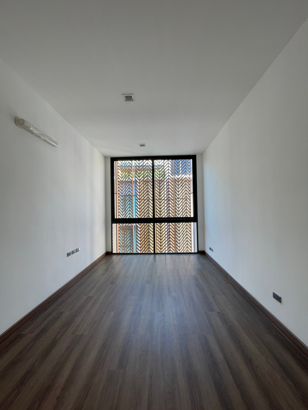 For SaleHome OfficeRamkhamhaeng, Hua Mak : Luxurious 5-story home office for sale, Metier Rama 9 project (Metier Rama 9), designed under the concept of superiority. Private parking for up to 6 cars