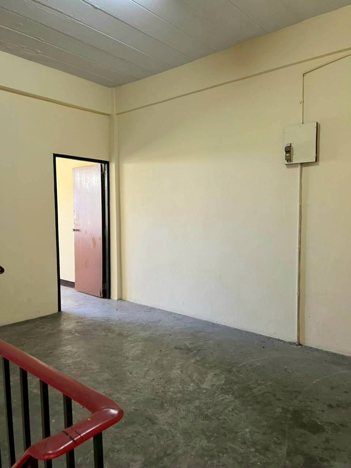 For SaleHome OfficeMin Buri, Romklao : Commercial building for sale, 3.5 floors, Sri Prajak Villa 1-2 (Ramkhamhaeng 156), Saphan Sung District, Bangkok, price 3,700,000 baht.