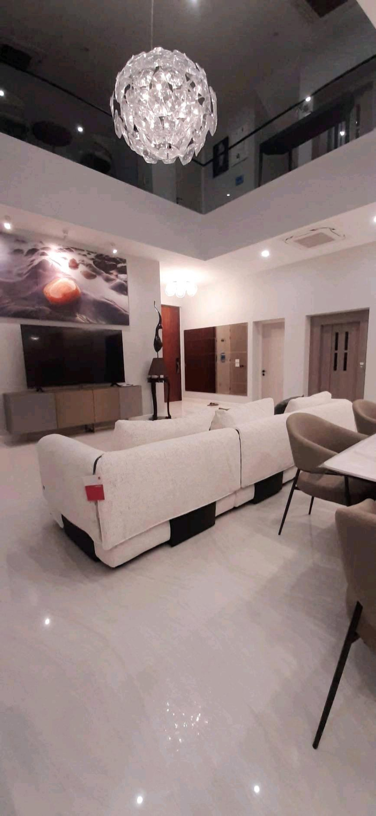 ให้เช่าบ้านเลียบทางด่วนรามอินทรา : FOR RENT : The honor โยธินพัฒนา มีลิฟท์พร้อมสระว่ายน้ำขนาดใหญ่ 8 ห้องนอน ทำเลหน้าสวน 