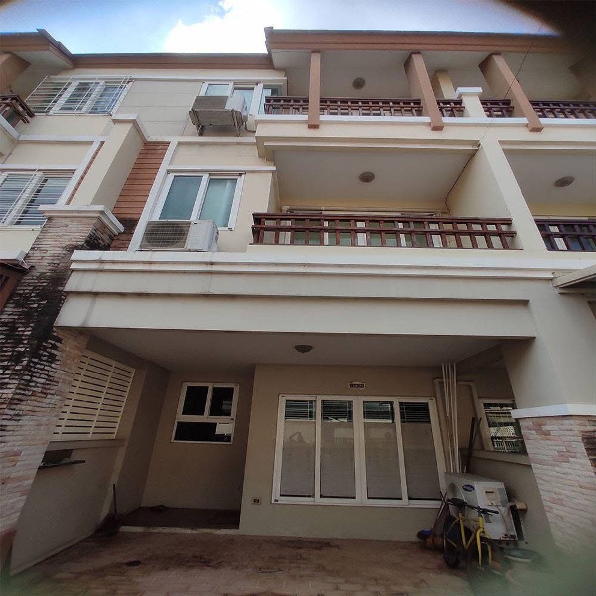 ให้เช่าทาวน์โฮมวิภาวดี ดอนเมือง หลักสี่ : ME2500538 ให้เช่าทาวน์โฮมสวย เศรณี รายา 2 ดอนเมือง พร้อมเข้าอยู่ทันที