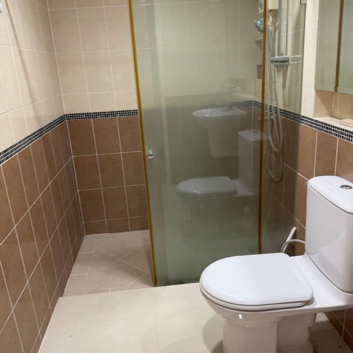 ให้เช่าทาวน์โฮมลาดกระบัง สุวรรณภูมิ : ให้เช่า บ้านกลางเมือง เอสเซ้นส์ อ่อนนุช-วงแหวน 3 ชั้น เลขที่ 489/8 (หลังมุม มีพื้นที่ด้านข้าง) (เลี้ยงสัตว์ได้)