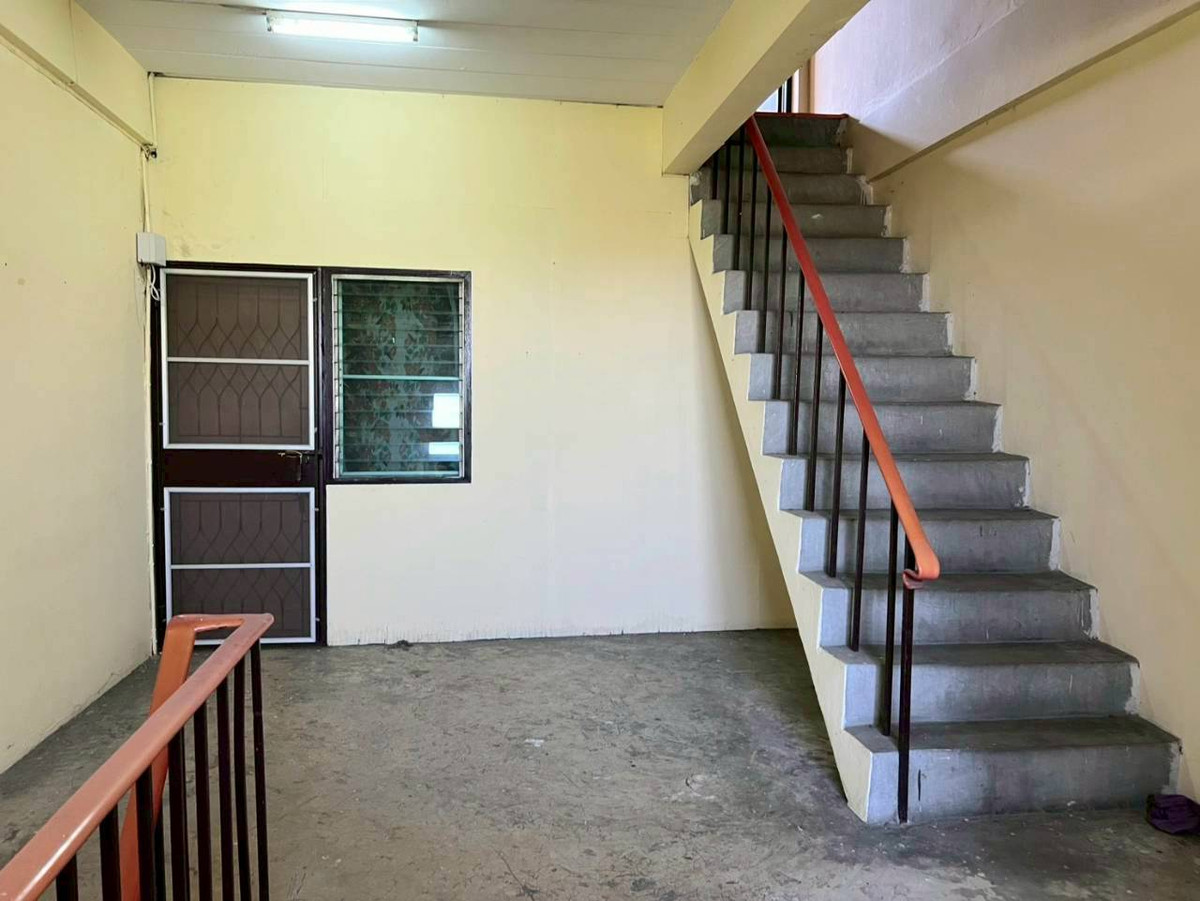 For SaleHome OfficeMin Buri, Romklao : Commercial building for sale, 3.5 floors, Sri Prajak Villa 1-2 (Ramkhamhaeng 156), Saphan Sung District, Bangkok, price 3,700,000 baht.