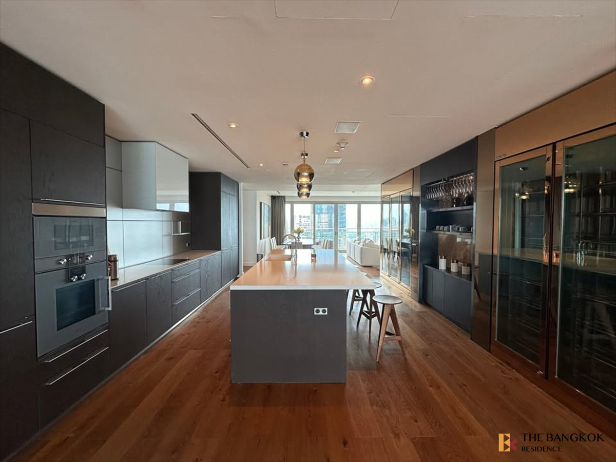 For SaleCondoWitthayu, Chidlom, Langsuan, Ploenchit : 💎 Rare Ultra Luxury  Unit⛳ Stunning Sport Club View - 185 Rajadamri  Near Bts Ratchadamri 