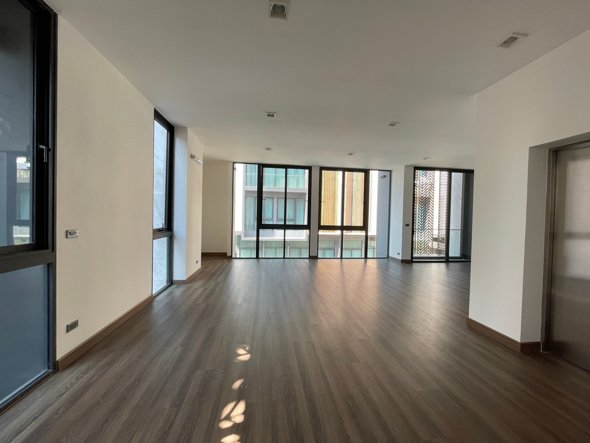 For SaleHome OfficeRamkhamhaeng, Hua Mak : Luxurious 5-story home office for sale, Metier Rama 9 project (Metier Rama 9), designed under the concept of superiority. Private parking for up to 6 cars