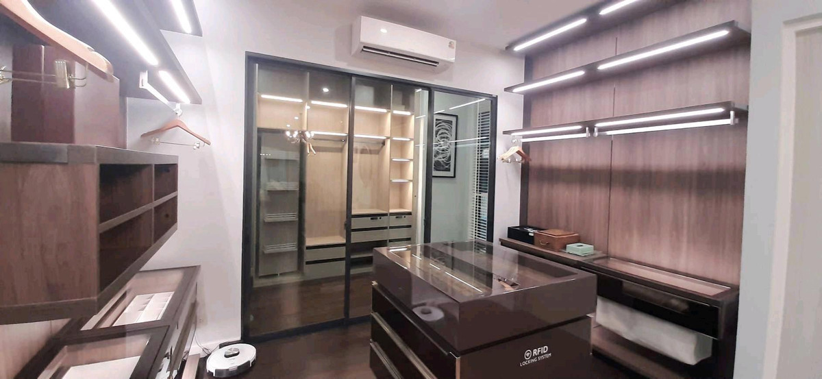 ให้เช่าบ้านเลียบทางด่วนรามอินทรา : FOR RENT : The honor โยธินพัฒนา มีลิฟท์พร้อมสระว่ายน้ำขนาดใหญ่ 8 ห้องนอน ทำเลหน้าสวน 