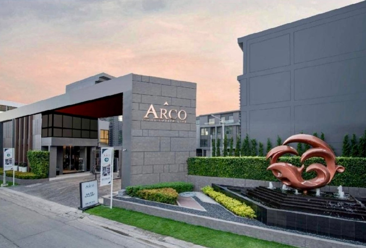 ให้เช่าโฮมออฟฟิศเลียบทางด่วนรามอินทรา : ให้เช่า ARCO Home Office 4 ชั้น | หลังมุม ทำเล Prime Ekkamai–Ramintra | พื้นที่ใหญ่ 395 ตร.ม. | จอดรถได้สูงสุด 6 คัน