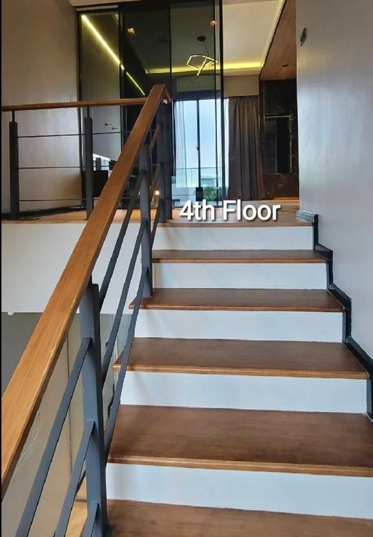 ให้เช่าโฮมออฟฟิศเลียบทางด่วนรามอินทรา : ให้เช่า ARCO Home Office 4 ชั้น | หลังมุม ทำเล Prime Ekkamai–Ramintra | พื้นที่ใหญ่ 395 ตร.ม. | จอดรถได้สูงสุด 6 คัน