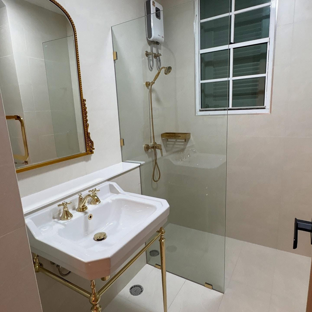 For RentHouseLadkrabang, Suwannaphum Airport : P-2929 For rent! Golden Nakara On Nut 65 ready to move in.