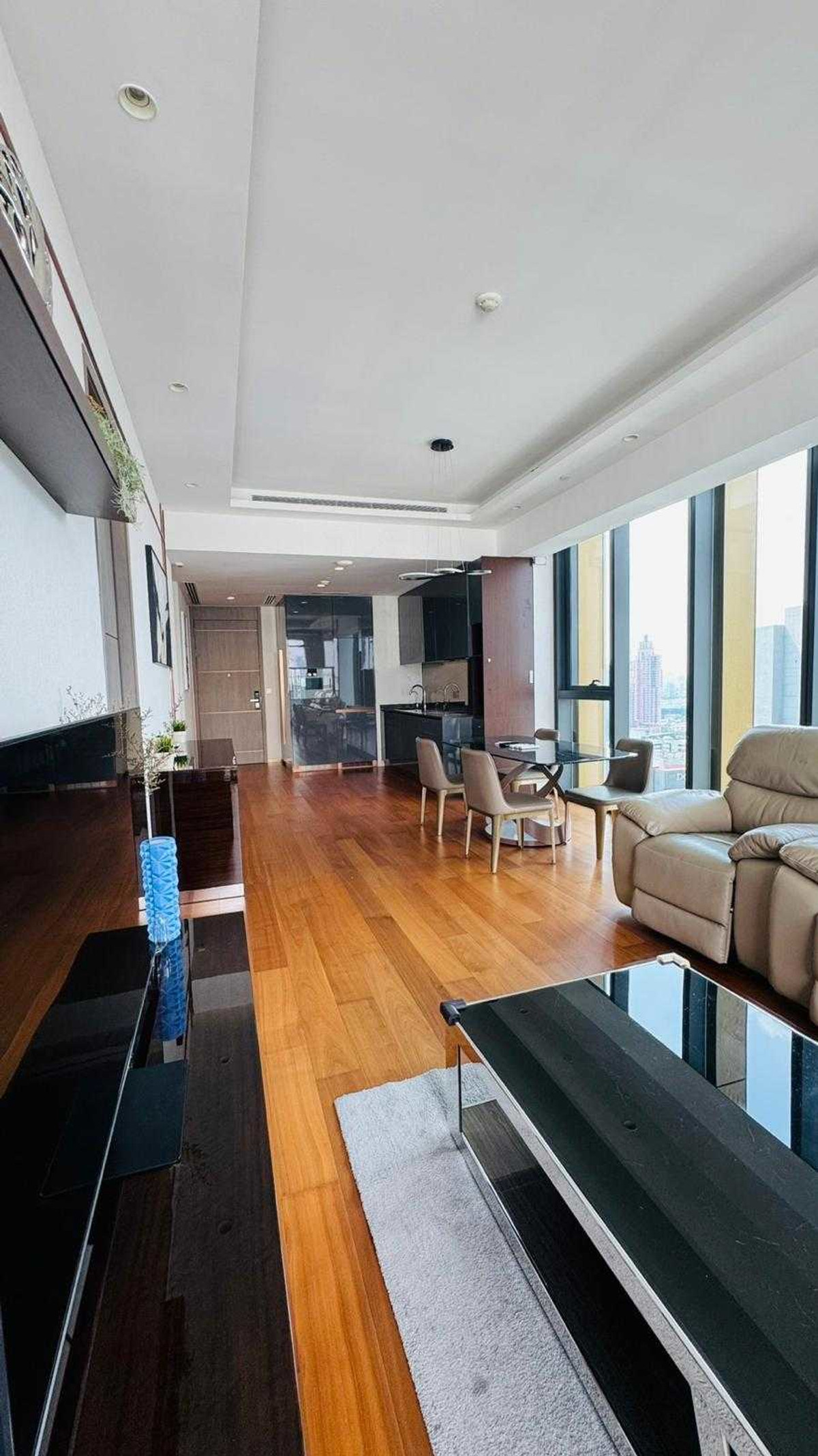 For RentCondoSukhumvit, Asoke, Thonglor : Luxury condo at The Estelle PhromPhong, convenient transportation, close to BTS, shuttle available, beautifully decorated room, fully furnished, ready to move in!