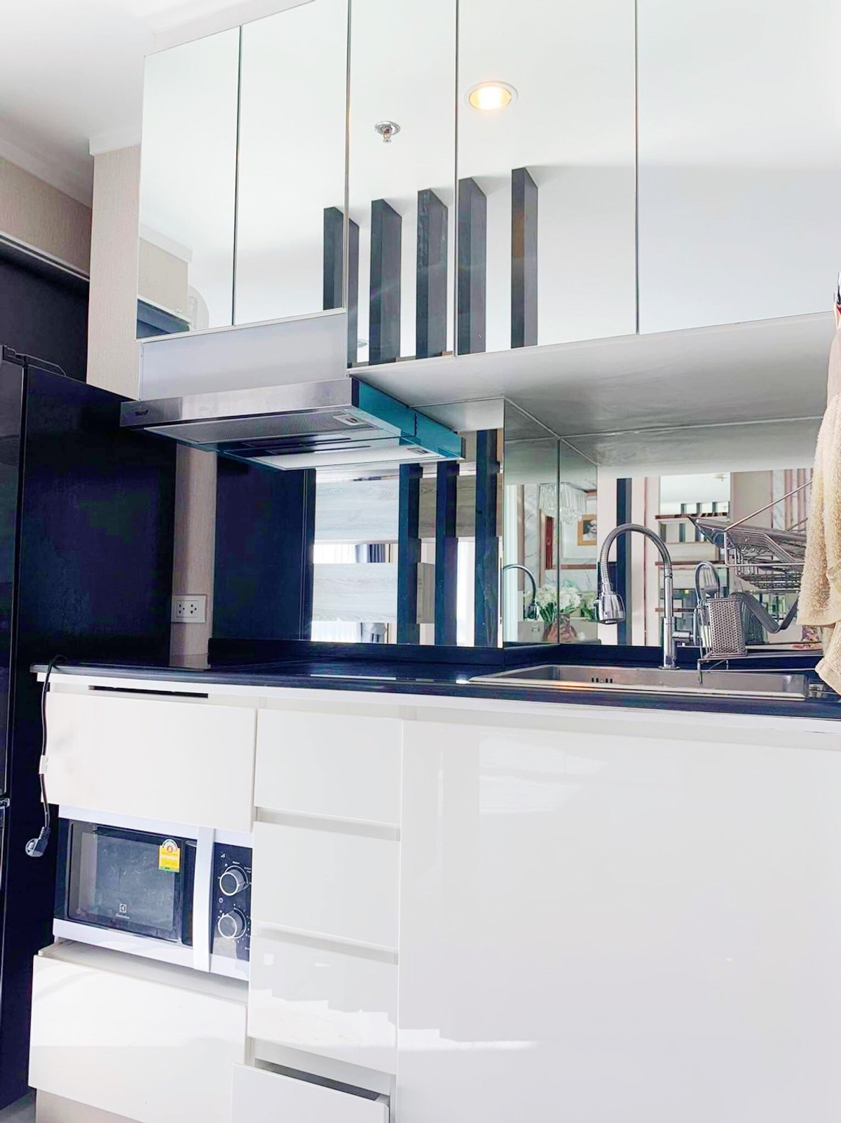 ให้เช่าคอนโดพัฒนาการ ศรีนครินทร์ : Condo for rent Lumpini Place Srinakarin - Huamark (ห้องสวย) พร้อมเข้าอยู่