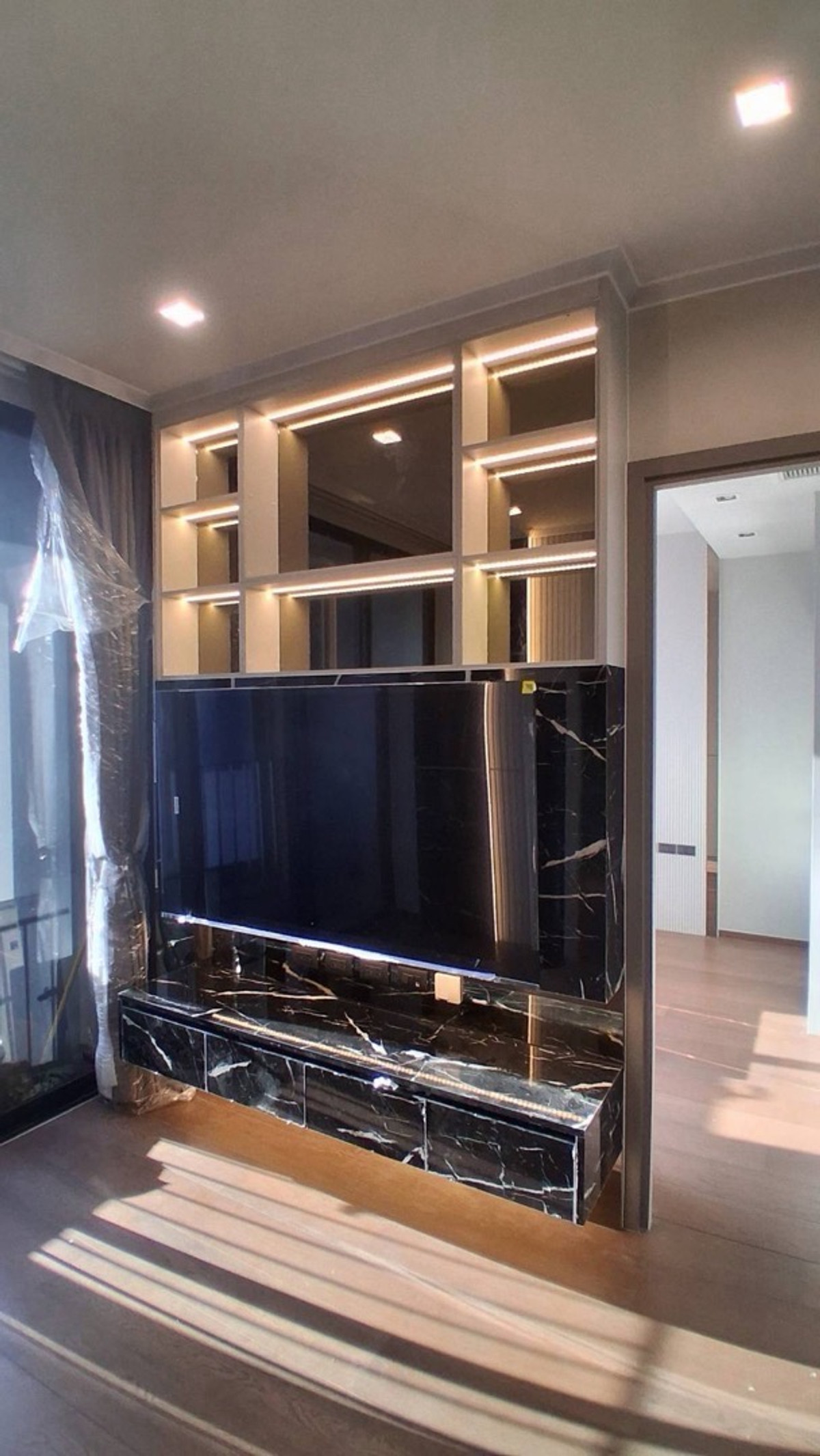 For RentCondoAri,Anusaowaree : Urgent for rent! : IDEO Q Victory (Ideo Q Victory) If interested in negotiating the price, add Line @condo168 (with @ in front as well)