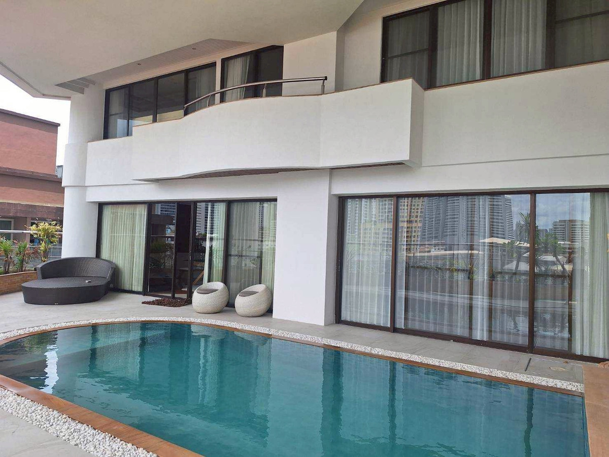 For RentCondoSukhumvit, Asoke, Thonglor : Condo Le Raffine Sukhumvit 24, convenient travel, close to BTS, has a shuttle, fully furnished, ready to move in!