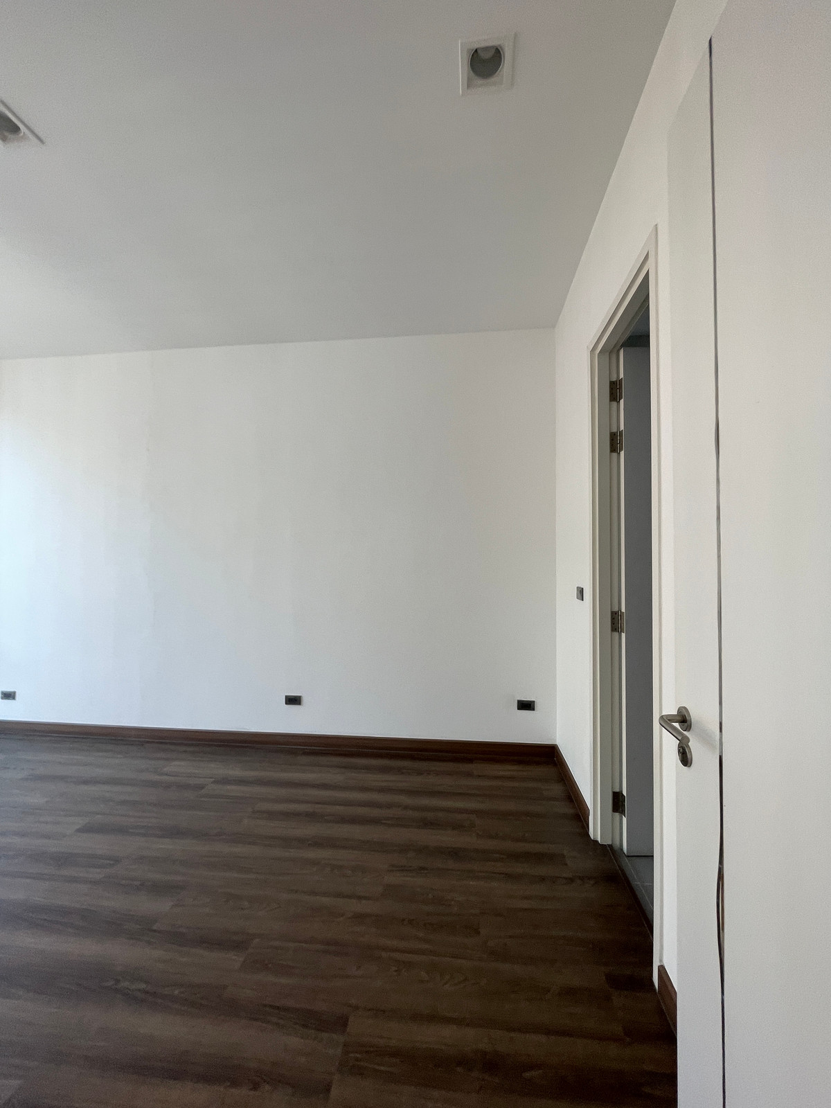 For SaleHome OfficeRamkhamhaeng, Hua Mak : Luxurious 5-story home office for sale, Metier Rama 9 project (Metier Rama 9), designed under the concept of superiority. Private parking for up to 6 cars