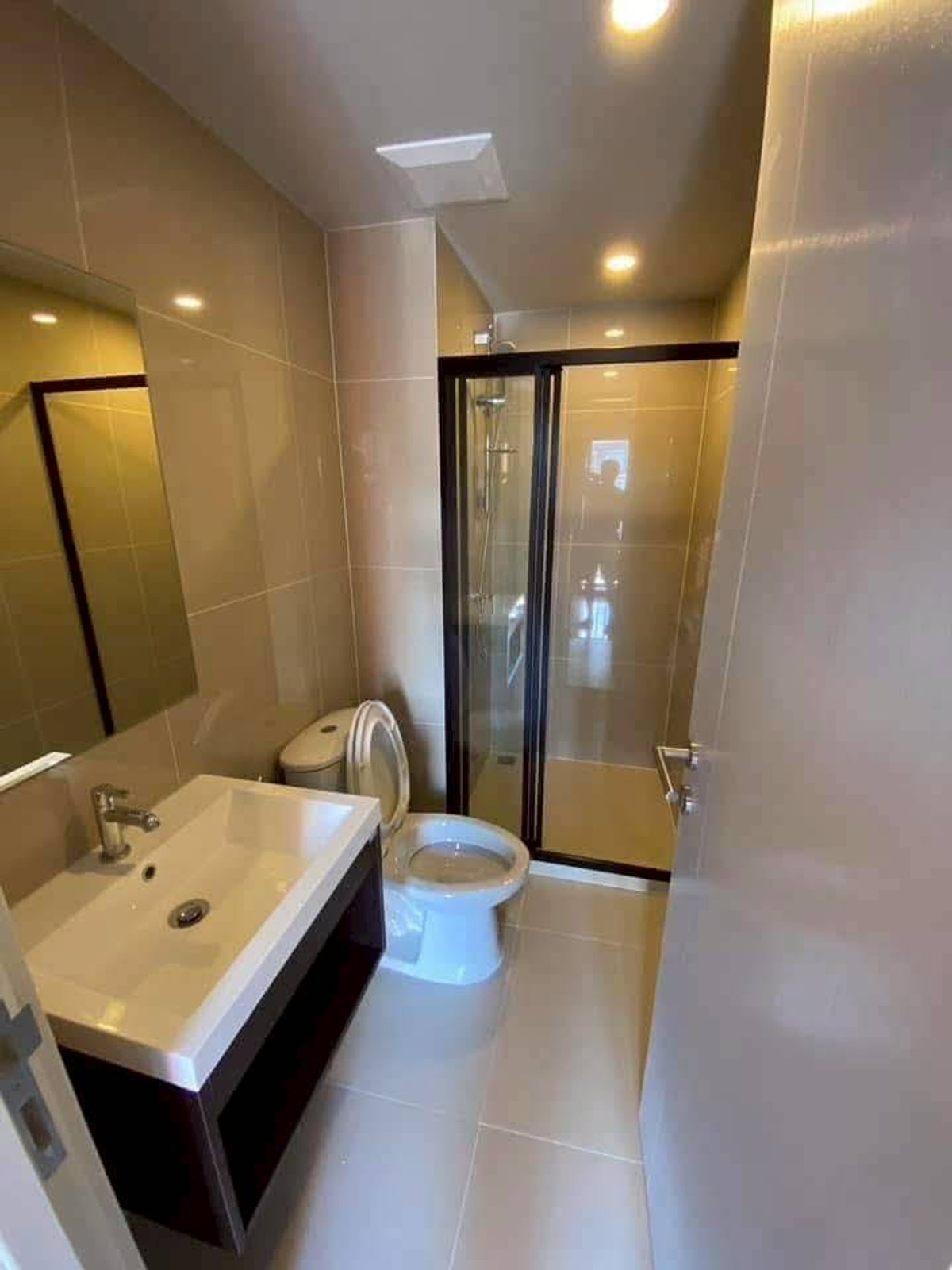 For SaleCondoRamkhamhaeng, Hua Mak : ✅ S-MTR147 ✅ Line : @p2nproperty