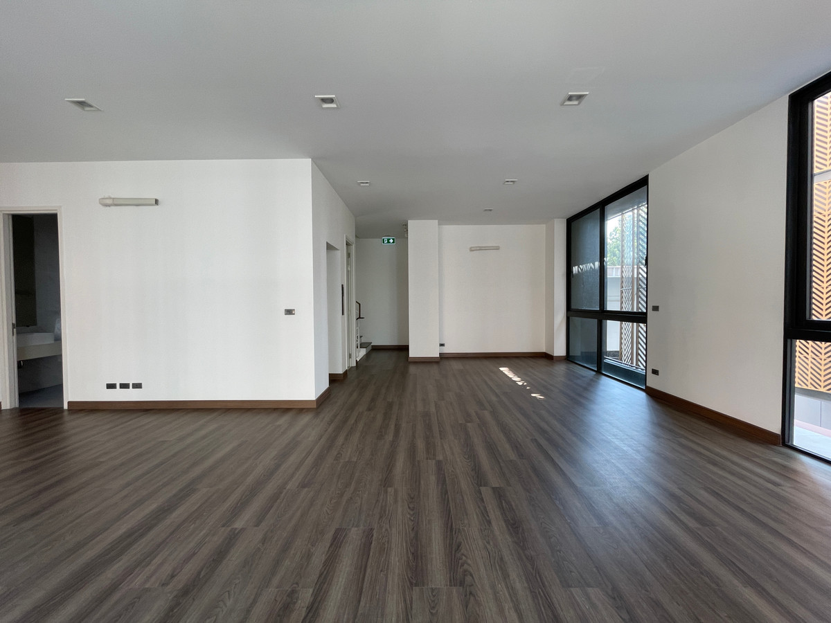 For SaleHome OfficeRamkhamhaeng, Hua Mak : Luxurious 5-story home office for sale, Metier Rama 9 project (Metier Rama 9), designed under the concept of superiority. Private parking for up to 6 cars