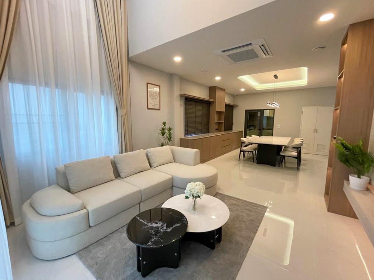 ให้เช่าบ้านบางนา แบริ่ง ลาซาล : The City Bangna 3 บ้านเดี่ยว 4 ห้องนอน 5 ห้องน้ำ พร้อมที่จอด 3 คัน ใกล้ Mega Bangna Please call: 062-496-6454