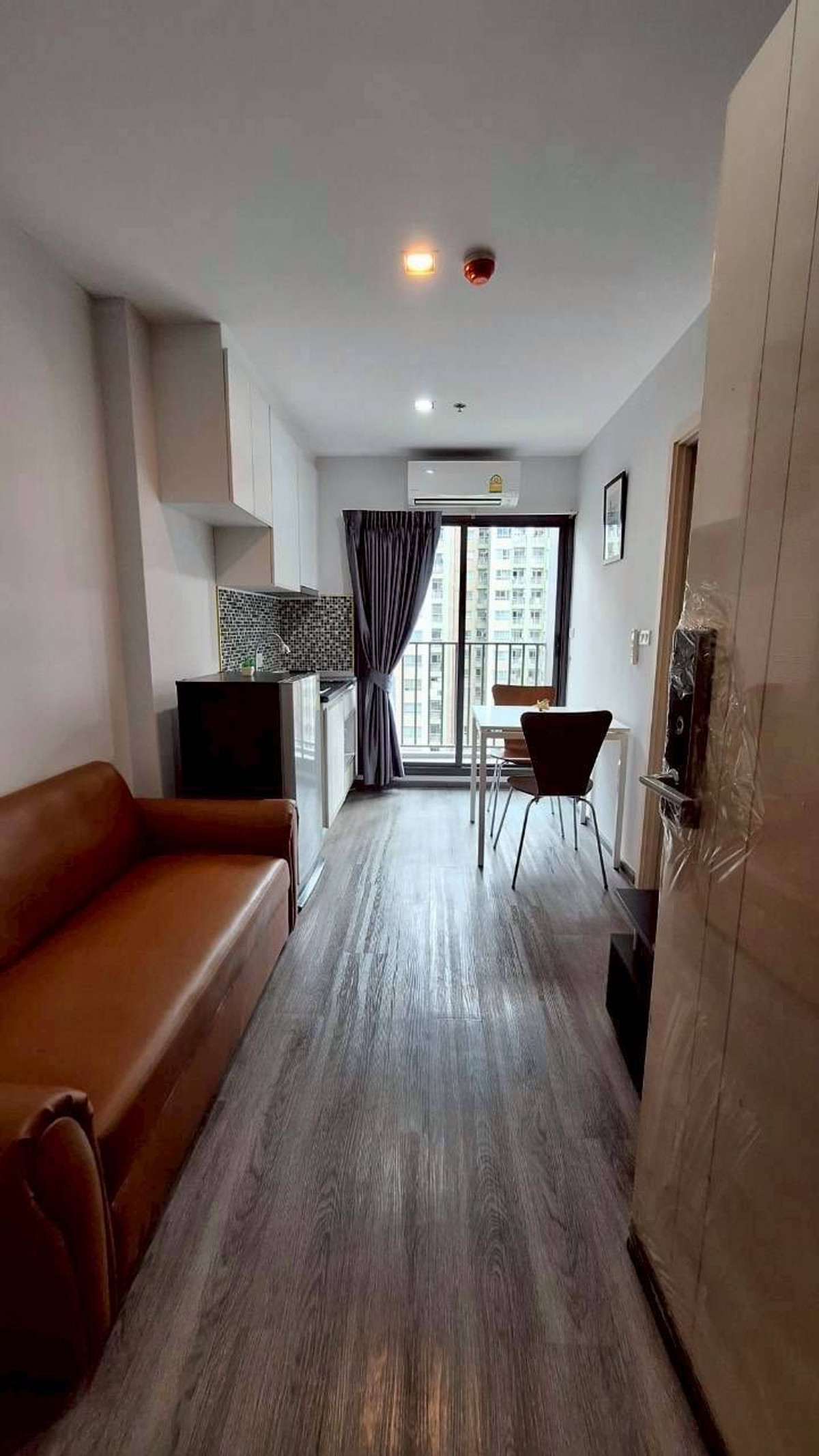 ให้เช่าคอนโดพัฒนาการ ศรีนครินทร์ : Condo for rent: Rich park@triple Station Huamark (ห้องสวย พร้อมอยู่)