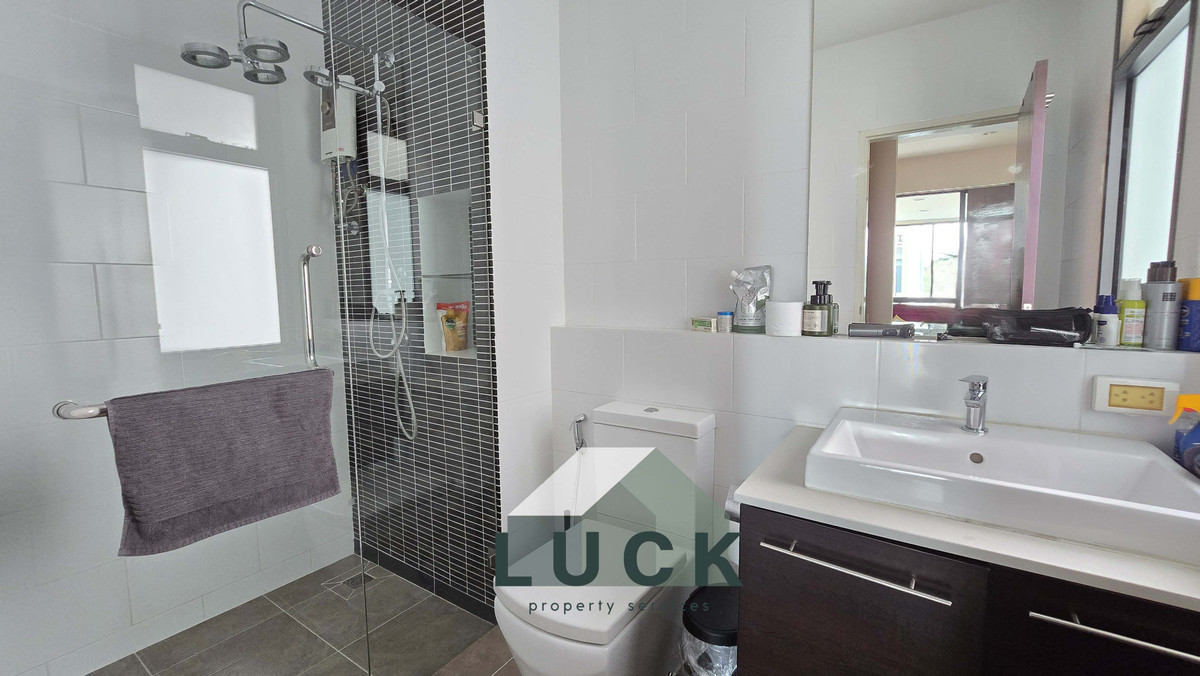 ขายทาวน์โฮมอ่อนนุช อุดมสุข : LUCK 🏠ขายทาวน์โฮม Bless Town สุขุมวิท 50 ทาวน์โฮม Modern 3.5 ชั้น ใกล้ทางด่วน สภาพดี พร้อมใช้!!!