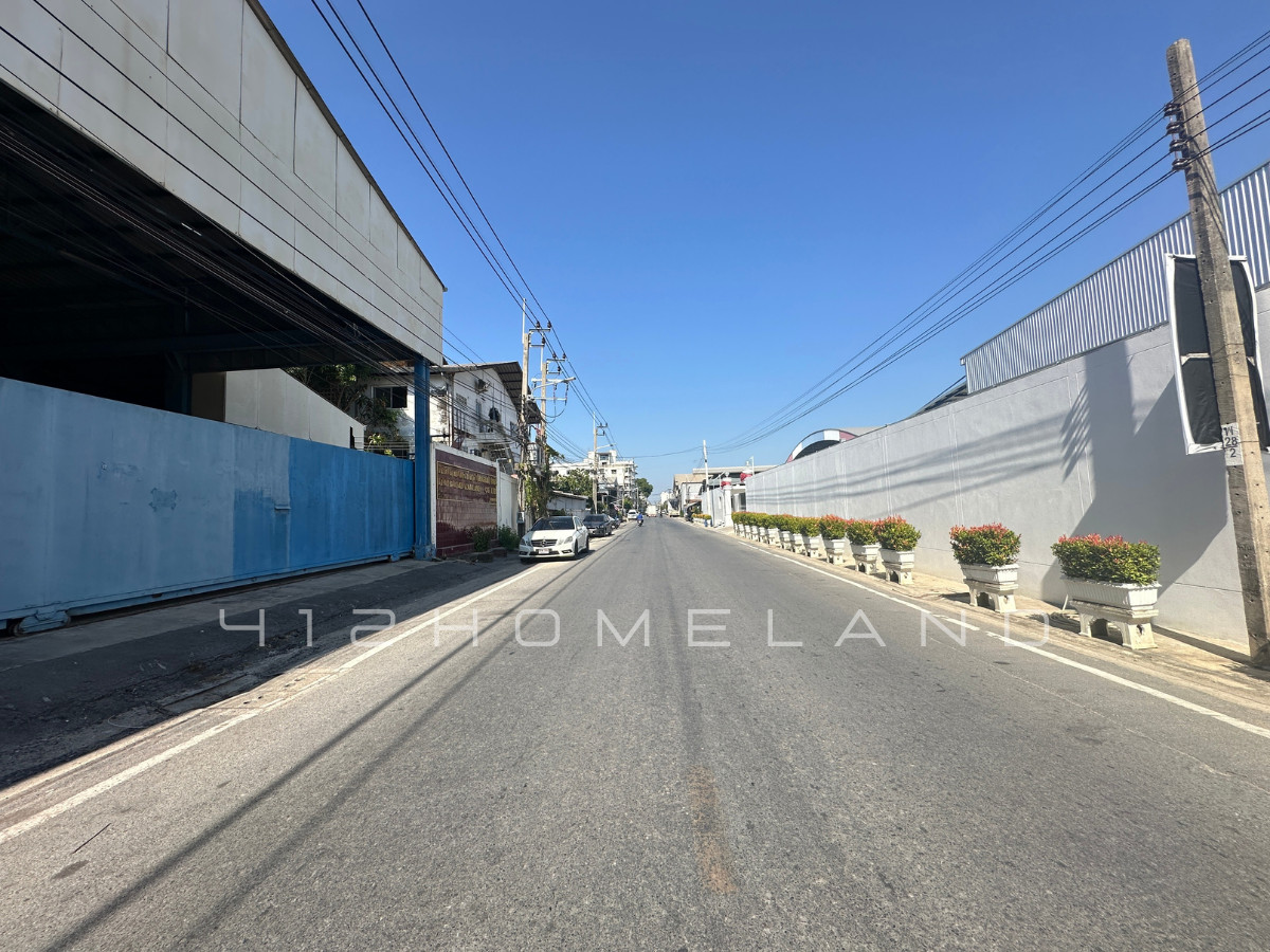 For SaleFactorySamut Prakan,Samrong : Factory + office for sale, 1,300 sq m., purple layout, area 1 rai, industrial location, water and electricity ready, large vehicles easy to get in and out.