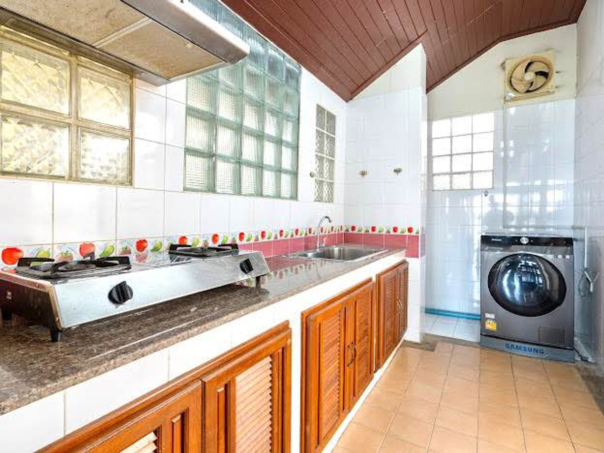 For RentHouseBangna, Bearing, Lasalle : P-2934 Urgent for rent! 2-story detached house in Soi Lasalle Village. Srinakarin side, ready to move in