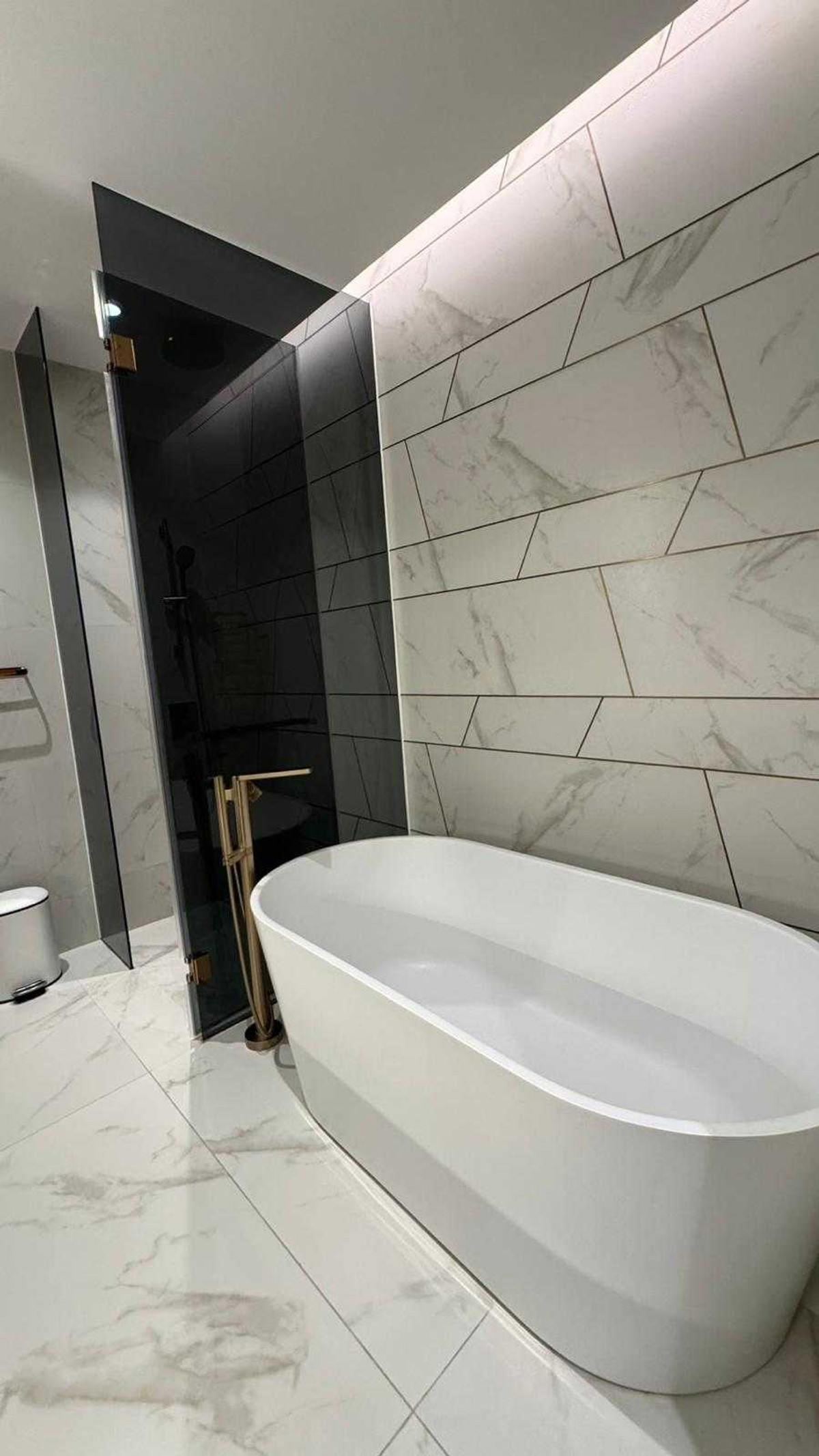 For RentCondoSukhumvit, Asoke, Thonglor : Luxury condo at The Estelle PhromPhong, convenient transportation, close to BTS, shuttle available, beautifully decorated room, fully furnished, ready to move in!