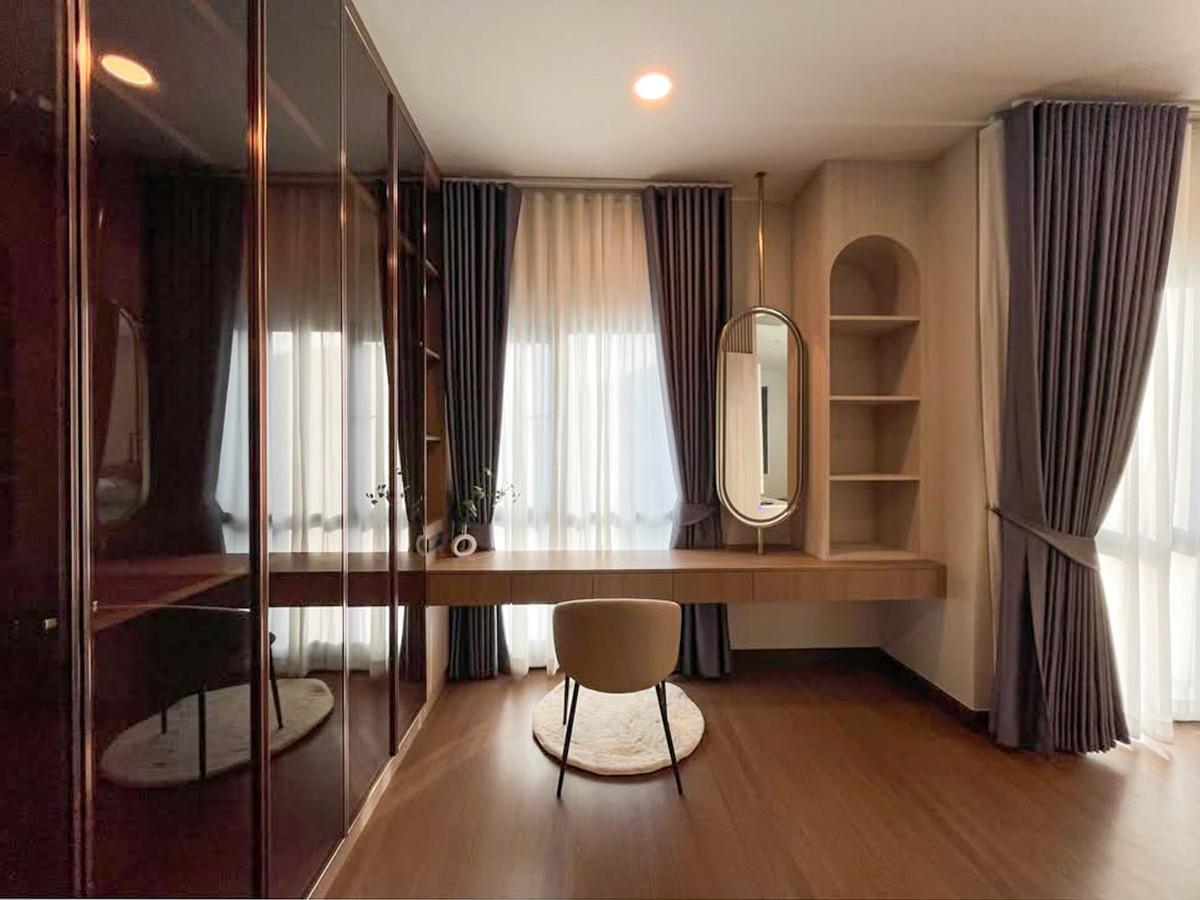 ให้เช่าบ้านบางนา แบริ่ง ลาซาล : The City Bangna 3 บ้านเดี่ยว 4 ห้องนอน 5 ห้องน้ำ พร้อมที่จอด 3 คัน ใกล้ Mega Bangna Please call: 062-496-6454