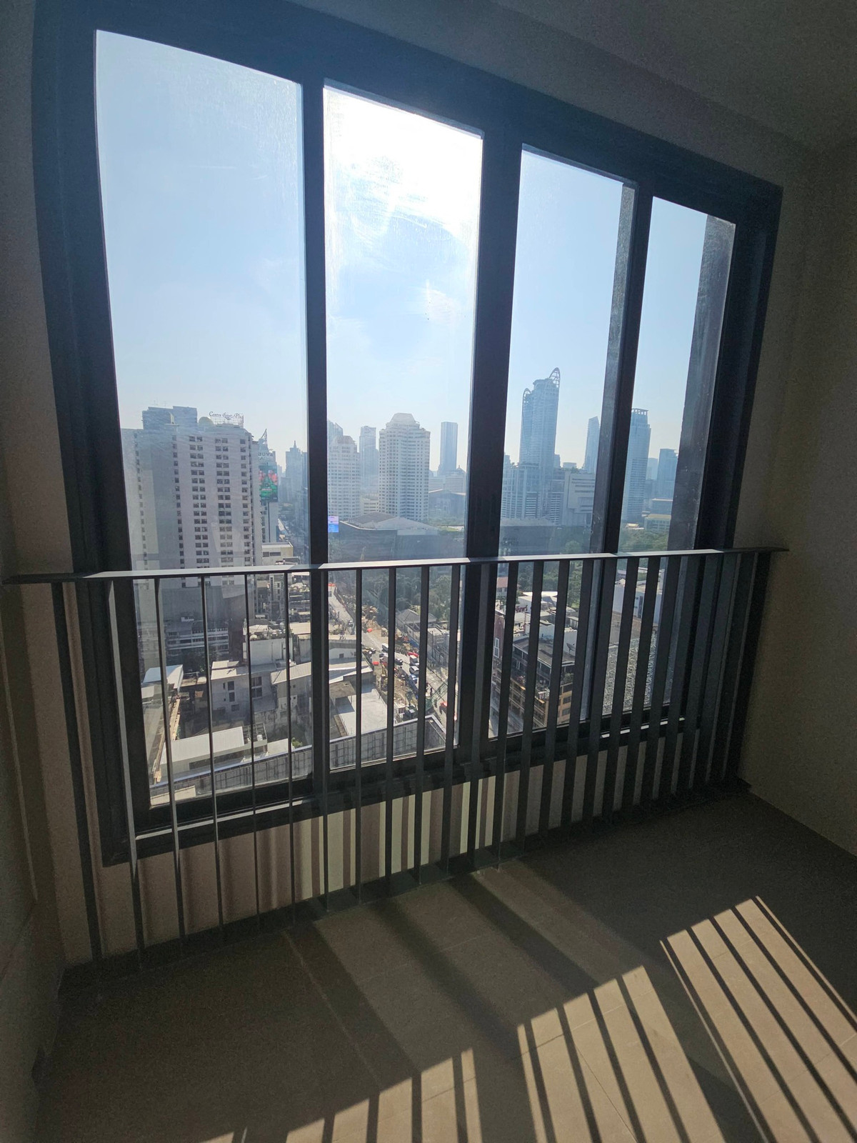 For RentCondoRatchathewi,Phayathai : For Rent ✨ IDEO Q Siam - Ratchathewi ✨ Private elevator directly to your unit. Near BTS Ratchathewi, easiest access to Siam and Asoke!