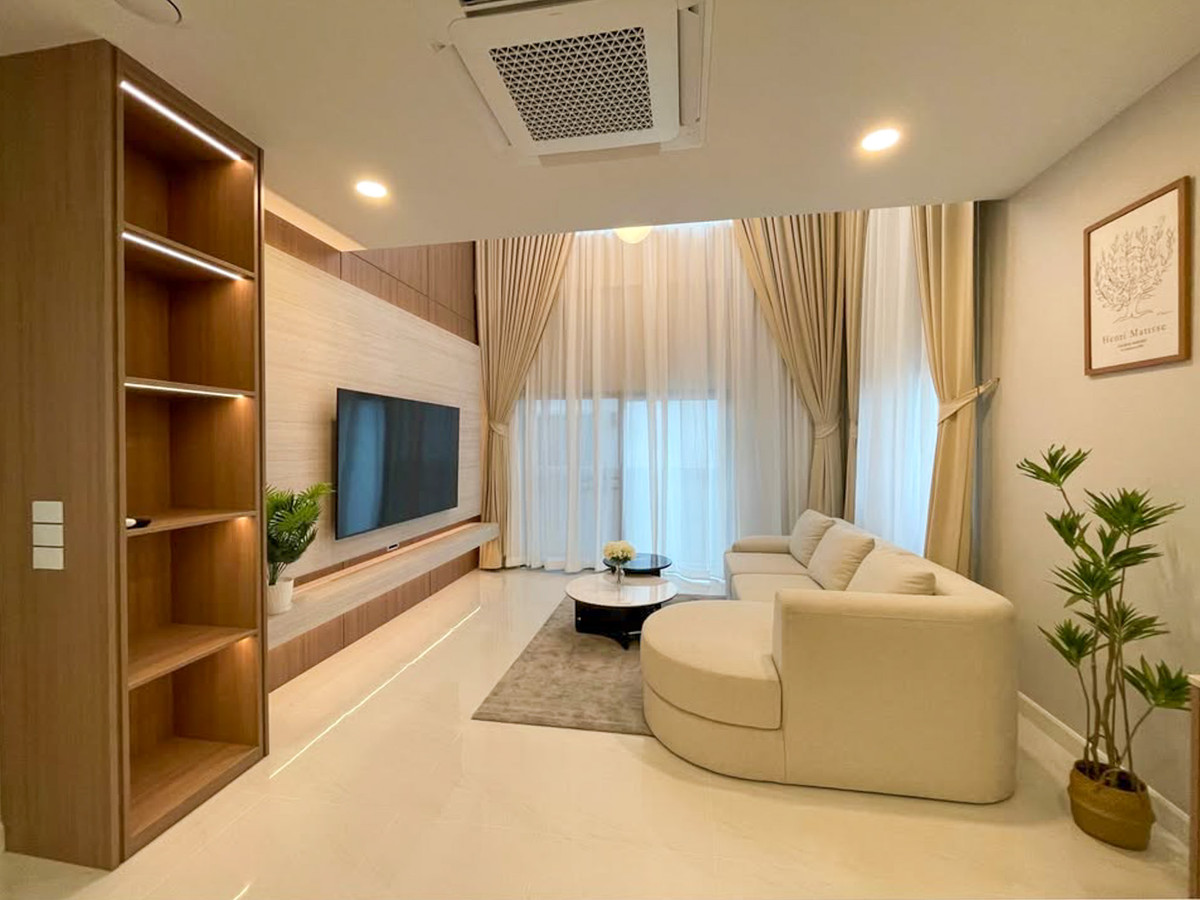 ให้เช่าบ้านบางนา แบริ่ง ลาซาล : The City Bangna 3 บ้านเดี่ยว 4 ห้องนอน 5 ห้องน้ำ พร้อมที่จอด 3 คัน ใกล้ Mega Bangna Please call: 062-496-6454