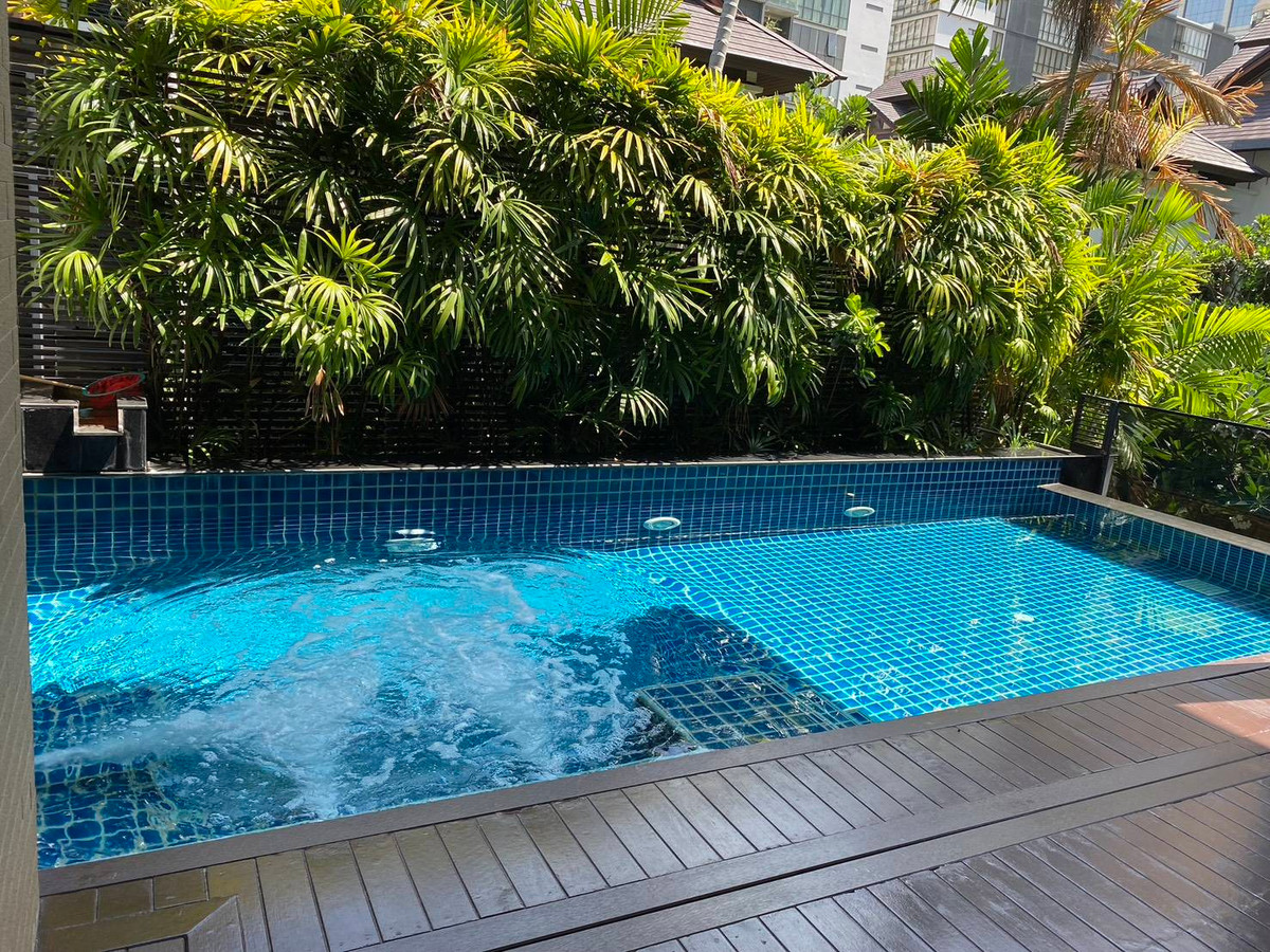 ให้เช่าบ้านสุขุมวิท อโศก ทองหล่อ : House Sukhumvit 18: 4bed 5bath 100sqwah 455sqm. 320,000/mth. Am: 0656199198