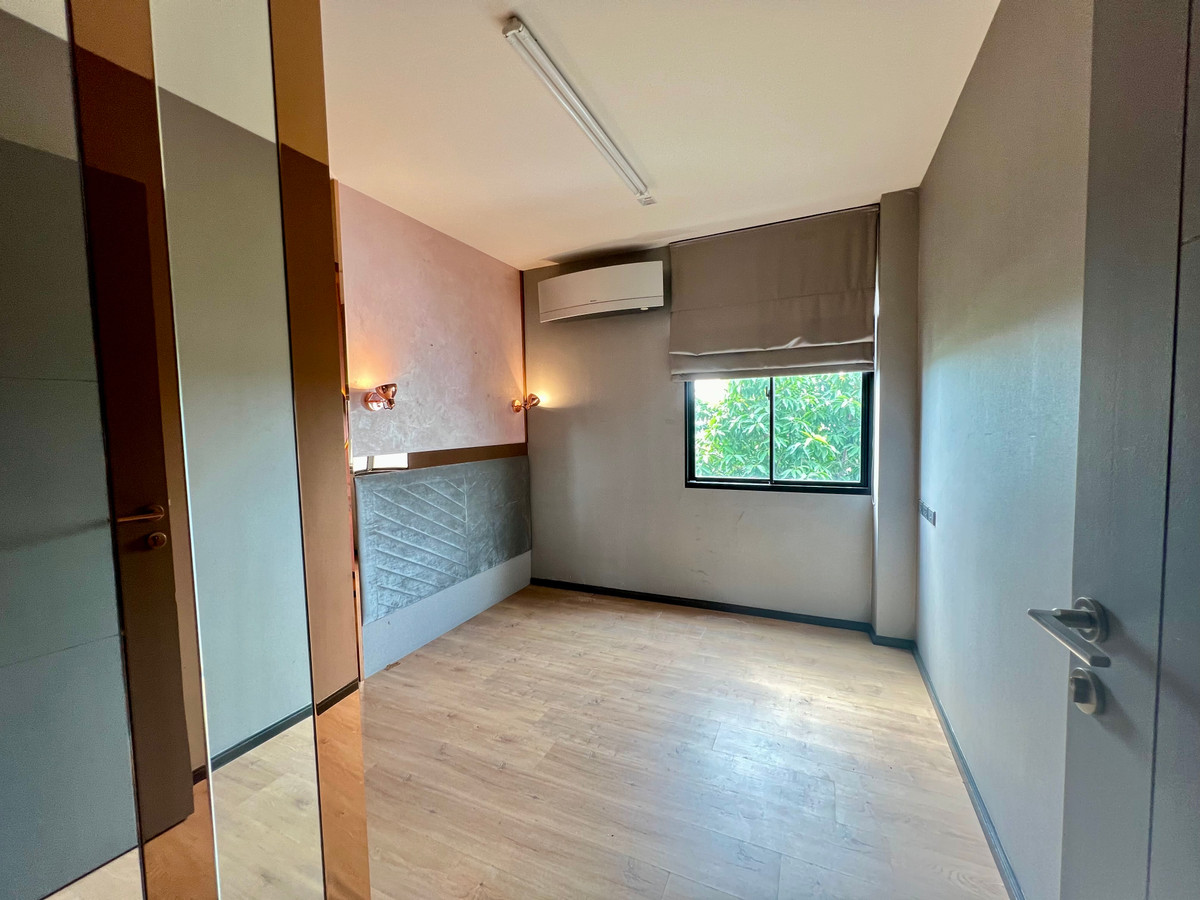 ให้เช่าโฮมออฟฟิศเลียบทางด่วนรามอินทรา : ให้เช่า ARCO Home Office 4 ชั้น | หลังมุม ทำเล Prime Ekkamai–Ramintra | พื้นที่ใหญ่ 395 ตร.ม. | จอดรถได้สูงสุด 6 คัน