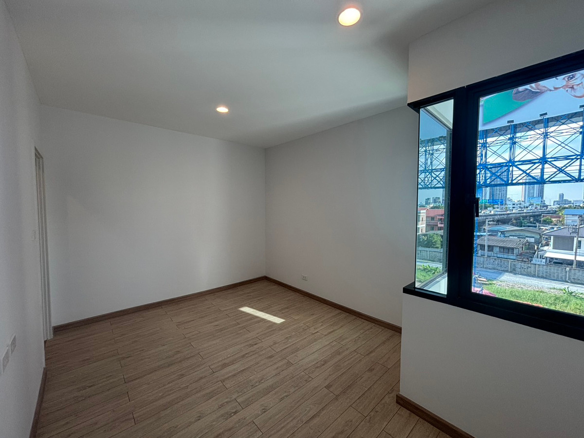 ขายทาวน์โฮมพระราม 3 สาธุประดิษฐ์ : ✨ขายทาวน์โฮมสไตล์ Modern 4ชั้นย่านพระราม 3 ขนาด 270ตรม. 3ห้องนอน เน้นความโปร่ง โล่งภายในในตัวบ้าน ใกล้ King’s College International School และทางด่วน