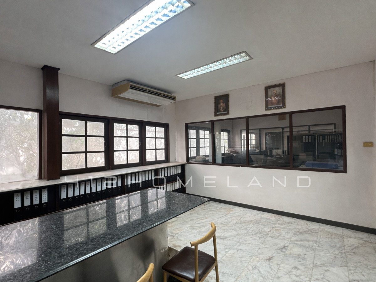 For SaleFactorySamut Prakan,Samrong : Factory + office for sale, 1,300 sq m., purple layout, area 1 rai, industrial location, water and electricity ready, large vehicles easy to get in and out.