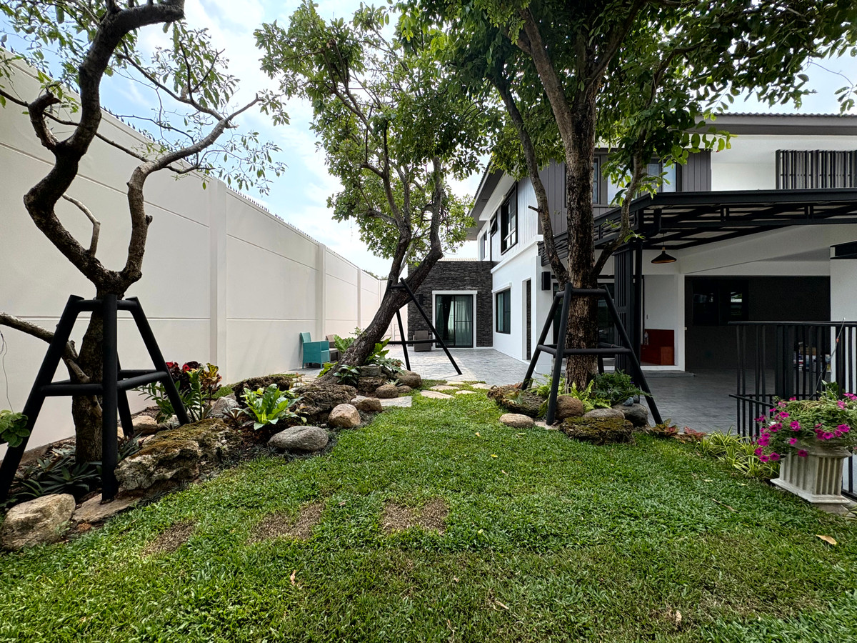 For SaleHouseBangna, Bearing, Lasalle : If you are looking for a house with a quiet corner. But close to convenience The latter is the answer, Manthana 1 Bangna Km.7.