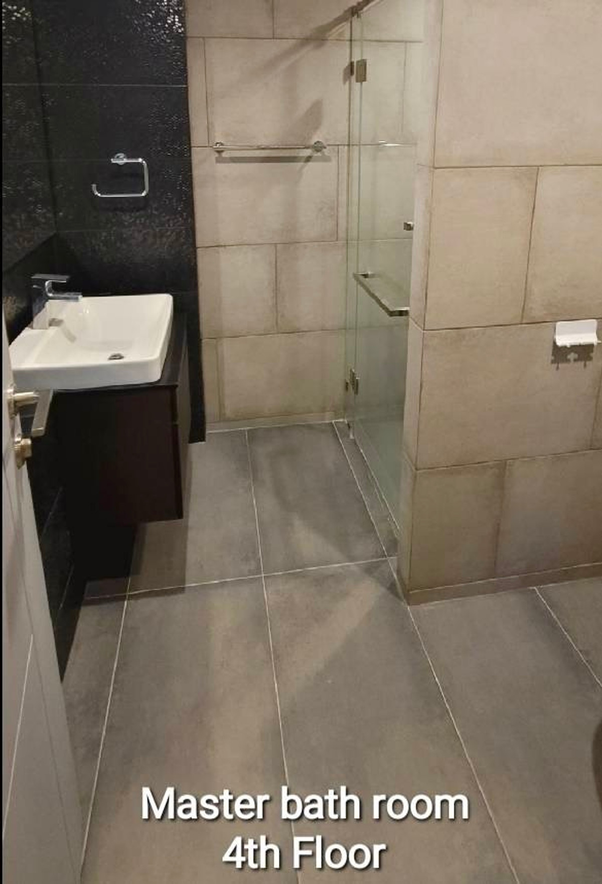 ให้เช่าโฮมออฟฟิศเลียบทางด่วนรามอินทรา : ให้เช่า ARCO Home Office 4 ชั้น | หลังมุม ทำเล Prime Ekkamai–Ramintra | พื้นที่ใหญ่ 395 ตร.ม. | จอดรถได้สูงสุด 6 คัน